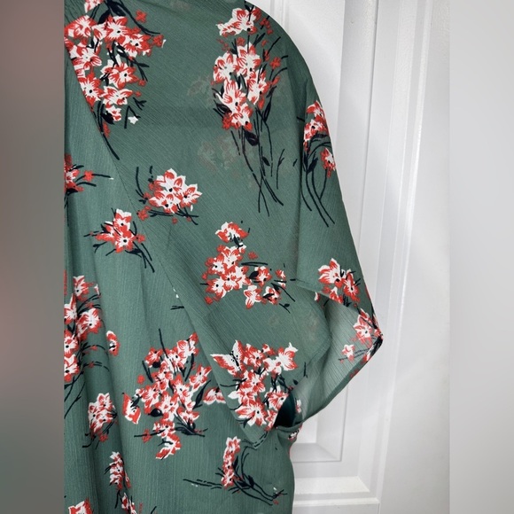 Madewell Green Mockneck Top in Butterfly Garden - Picture 3 of 5